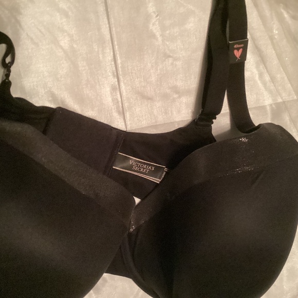 Victoria’s Secret Body by Victoria Perfect Coverage 40DDD Black Bra - Picture 3 of 11